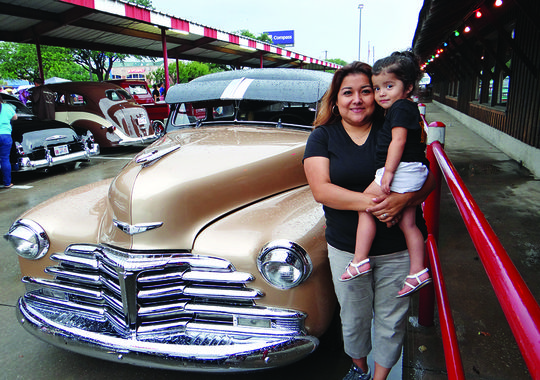 Latinas Get Attention In Male Led Lowrider Clubs News Taco